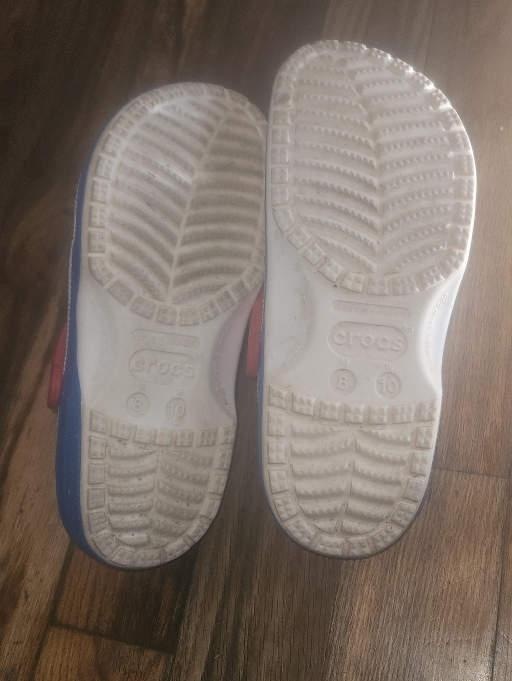 Hello Kitty Crocs Women's 10 - Picture 4 of 7